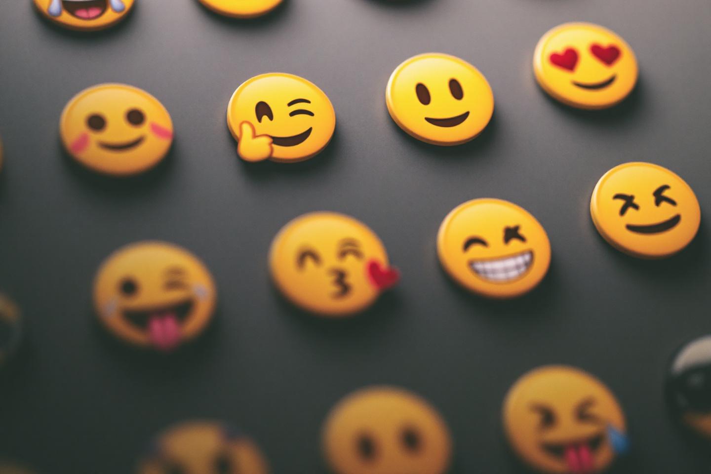 Vad betyder emojin? – din guide till de vanligaste emojis och deras betydelser
